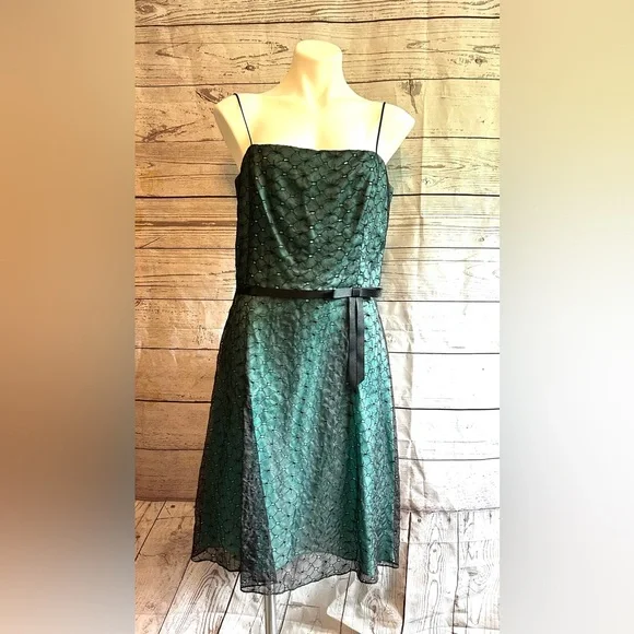 green emerald velvet dress Tween Girls' Mesh Layered Hem Tube Party Dress – Elonnashop